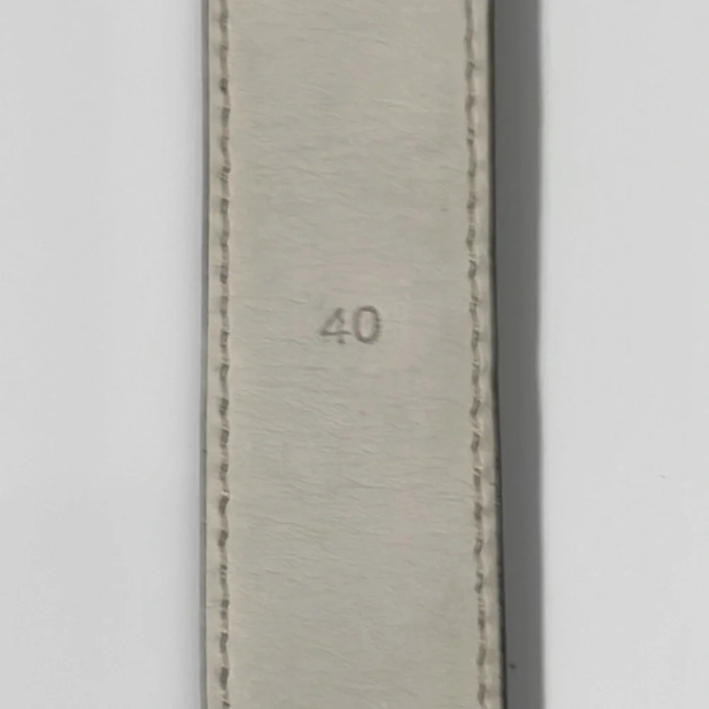 J. Crew men’s Size 40 black leather belt.‎ Solid brass silver buckle. EUC